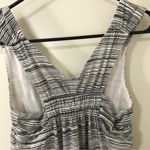 3/$15 Volcom girls junior black white stripe sleeveless blouse - Picture 6 of 10